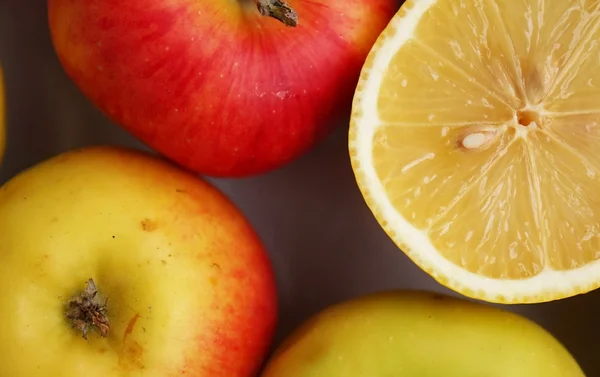 Gezonde heldere vruchten — Stockfoto