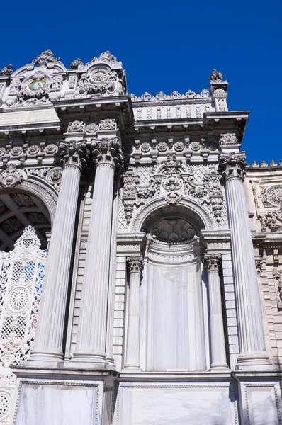 Puerta del Palacio Dolmabahce —  Fotos de Stock