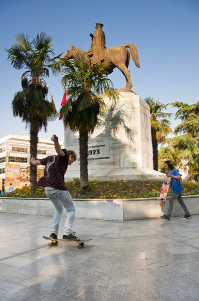 Skaterboarder in Bursa, Türkei — Stockfoto