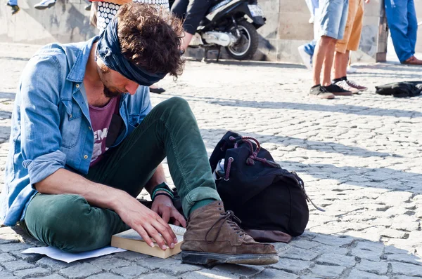 Stojící muž protestu v Istanbulu — Stock fotografie