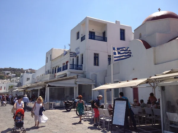 Straat en huizen van mykonos eiland — Stockfoto