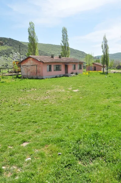 Burcun dorp in de buurt van yenisehir stad, bursa - Turkije — Stockfoto