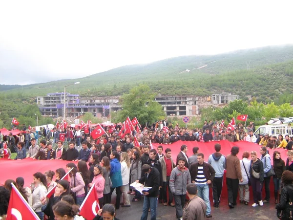 Πανεπιστήμιο φοιτητές και ακαδημαϊκοί διαμαρτύρονται την τρομοκρατία του ΡΚΚ στο Πανεπιστήμιο mugla, ομάδα mugla-Τουρκία — Φωτογραφία Αρχείου