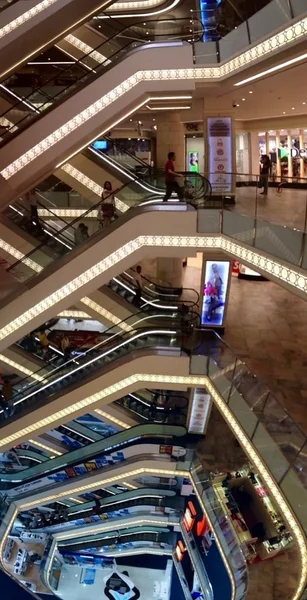 Demiroren Shopping Mall Innenraum — Stockfoto