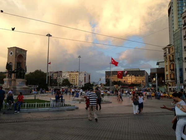 Taksim-Platz und istiklal Straße, Istanbul - Türkei — Stockfoto