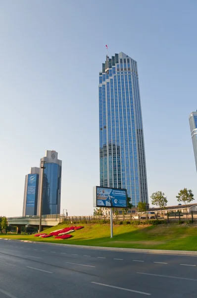 Tours d'affaires dans la zone Levent à Istanbul — Photo