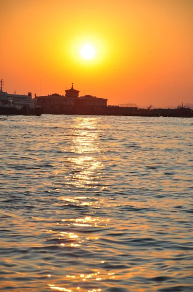 Solnedgång i istanbul — Stockfoto