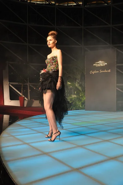 Cigdem sonkurt desfile — Foto de Stock