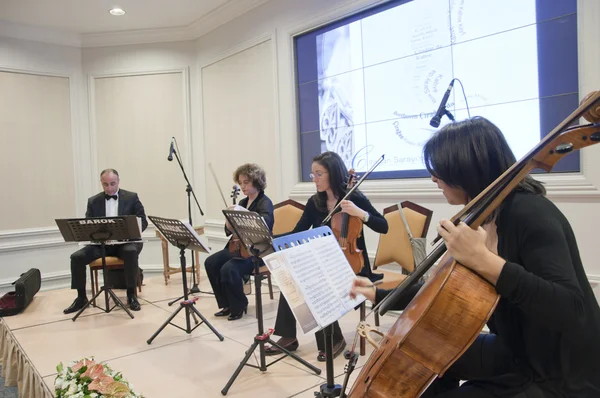 Klassisk musikkonserter på ciragan palace kempinski hotel, istanbul — Stockfoto