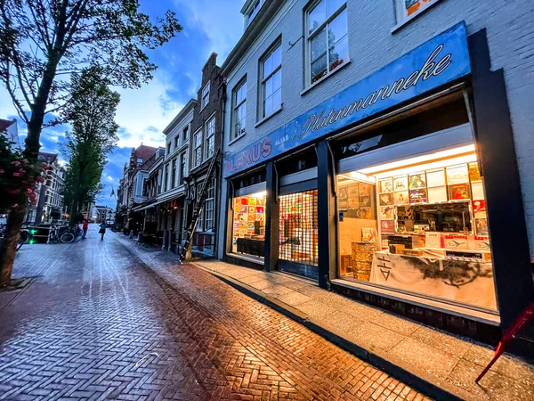 Delft Holandia Października 2021 Widok Ulicę Sceny Miejskie Delft Pięknym — Zdjęcie stockowe