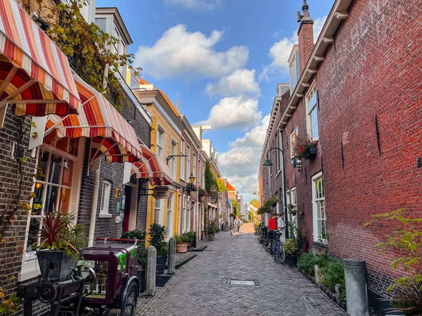 荷兰德尔夫特 2021年10月5日 荷兰美丽的小城德尔夫特的街景和城市场景 — 图库照片