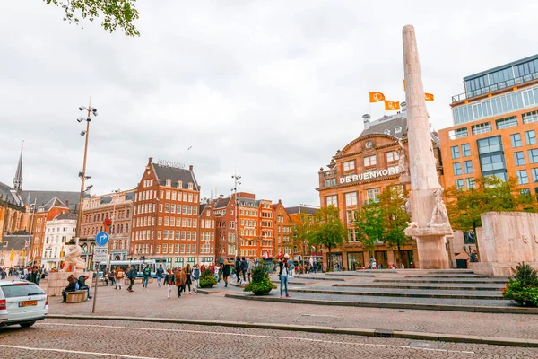 Amsterdam Netherlands October 2021 Buildings People Famous Dam Square Amsterdam — Stock Photo, Image