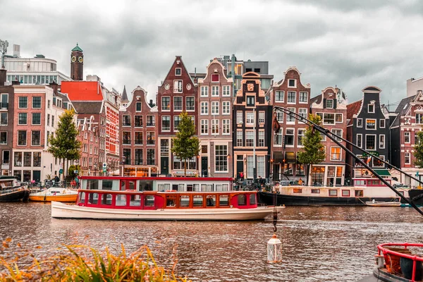 암스테르담 네덜란드 2021 네덜란드의 암스테르담에 운하와 전형적 건축물 암스테르담은 유럽에서 — 스톡 사진