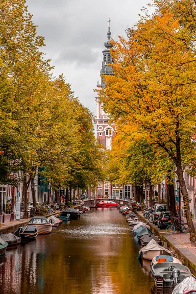 Kanały Typowa Holenderska Architektura Amsterdamie Stolicy Holandii Amsterdam Jest Jednym — Zdjęcie stockowe