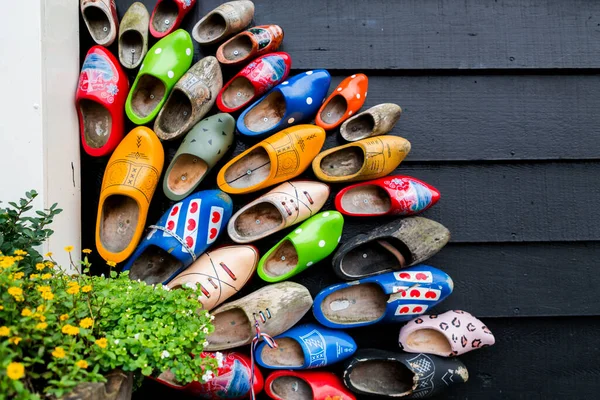 Παραδοσιακά Ολλανδικά Τσόκαρα Ξύλινα Παπούτσια Ένα Από Πιο Σημαντικά Σύμβολα — Φωτογραφία Αρχείου