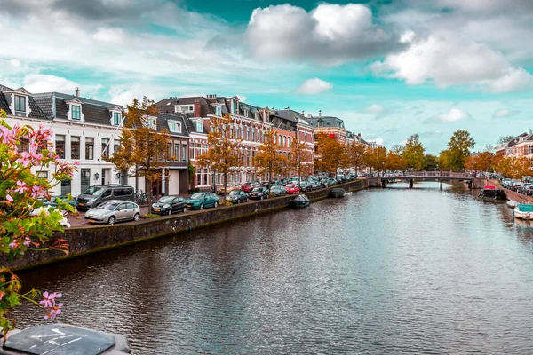 Amsterdam Holandia Października 2021 Kanały Typowa Holenderska Architektura Haarlem Stolicy — Zdjęcie stockowe