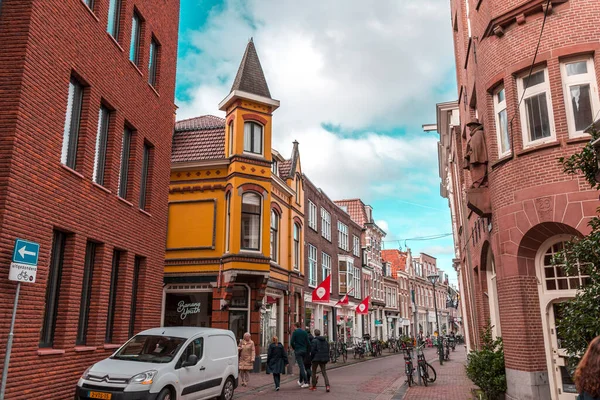 Haarlem Holandia Października 2021 Widok Ulicę Architektura Rodzajowa Haarlem Typowymi — Zdjęcie stockowe