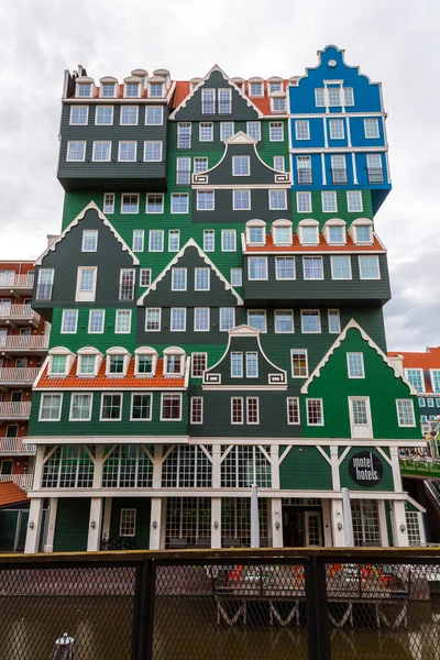 암스테르담 Amsterdam 네덜란드의 암스테르담 Amsterdam 2021 Zaandam 위치한 호텔의 외곽시야 — 스톡 사진