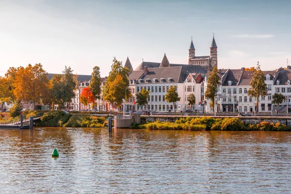 Maastricht Olanda Ottobre 2021 Riva Del Fiume Maas Nella Città — Foto Stock