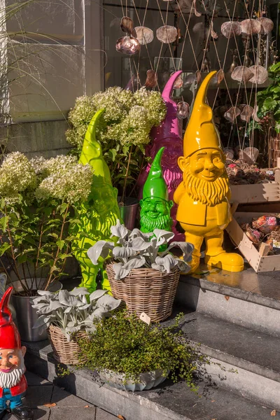 Cute Garden Decorations Shop Display Colorful Ceramic Dwarves Plants — Stock Photo, Image