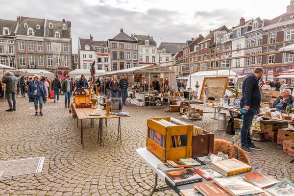 Maastricht Holandsko Října 2021 Trh Ojetinami Starožitnostmi Náměstí Vrijthof Maastrichtu — Stock fotografie