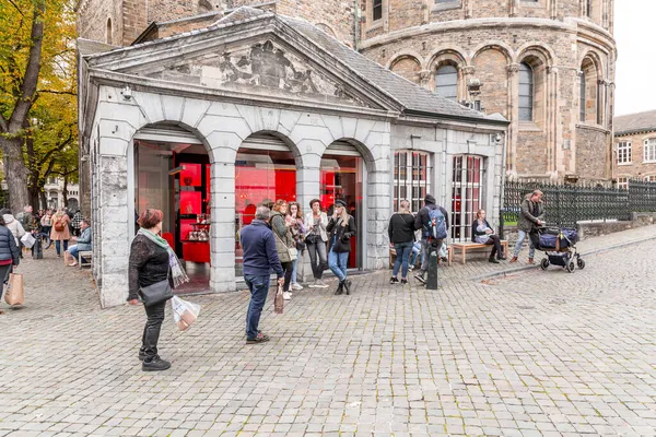 Maastricht Holandsko Října 2021 Budova Lidé Chodí Nakupují Jedí Náměstí — Stock fotografie