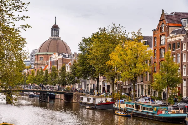 Amsterdam Holandia Października 2021 Kanał Singla Kościół Okrągłego Luterana Ronde — Zdjęcie stockowe