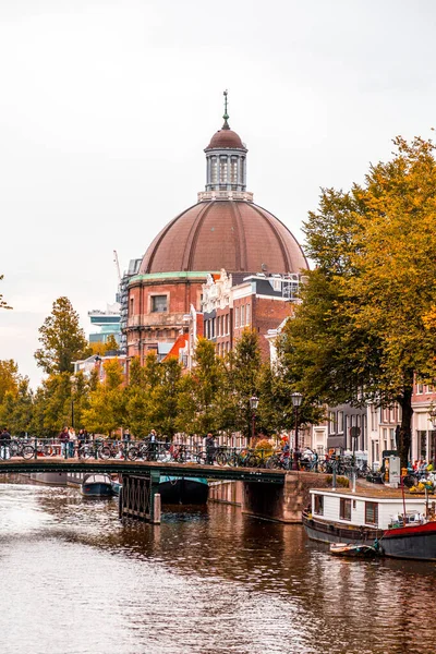 Ámsterdam Países Bajos Octubre 2021 Singel Canal Lutheran Church Ronde —  Fotos de Stock