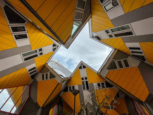 Rotterdam Holanda Outubro 2021 Cube Houses Kubuswoningen Holandês Conjunto Inovador — Fotografia de Stock