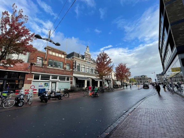 Leiden Holandia Października 2021 Widok Ulicę Architektura Rodzajowa Leiden Mieście — Zdjęcie stockowe
