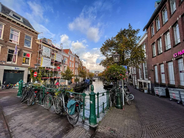 Leiden Niederlande Oktober 2021 Street View Und Die Schönen Kanäle — Stockfoto