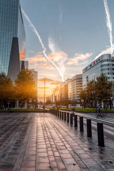 Rotterdam Holanda Outubro 2021 Vista Rua Arquitetura Moderna Com Torres — Fotografia de Stock