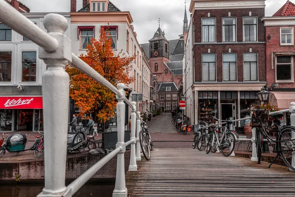 Leiden Ολλανδία Οκτωβρίου 2021 Οδική Προβολή Και Όμορφα Κανάλια Στο — Φωτογραφία Αρχείου