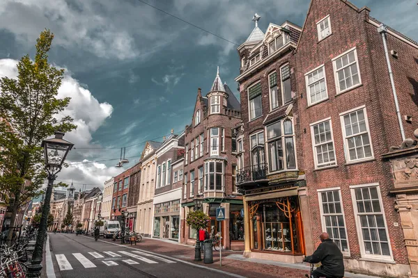 荷兰莱顿 2021年10月7日 荷兰南荷兰省莱顿市的街道景观和通用建筑 — 图库照片