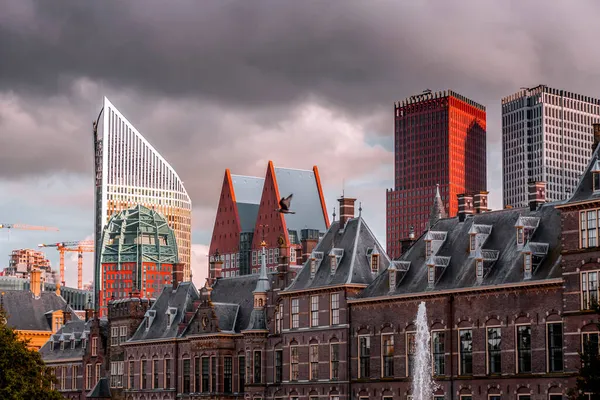 Het Historische Nederlandse Parlementsgebouw Binnenhof Mpdernhoogtepunten Achtergrond Den Haag Den — Stockfoto