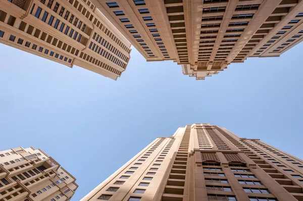 Bâtiments Résidentiels Contre Ciel Bleu Dubaï Émirats Arabes Unis — Photo