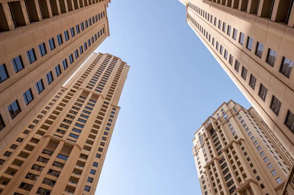 Residentiële Gebouwen Tegen Blauwe Lucht Dubai Verenigde Arabische Emiraten — Stockfoto