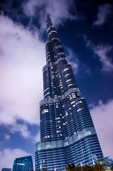 美国迪拜 2019年2月27日 位于阿联酋迪拜市中心的世界上最高的人造建筑 伯杰哈利法的夜景 — 图库照片
