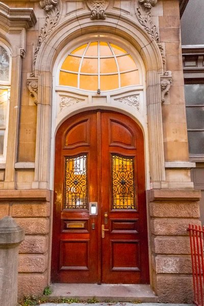Старі Красиві Орнаментальні Двері Класичні Архітектурні Деталі — стокове фото