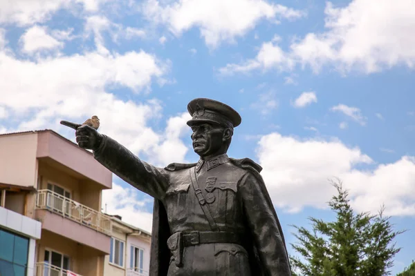 Estátua Mustafa Kemal Ataturk Fundador República Turca Praça Heykel Yenisehir — Fotografia de Stock