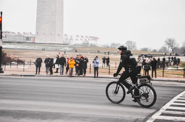 Washington Enero 2019 Policía Bicicleta Alrededor Del Monumento Washington Día — Foto de Stock