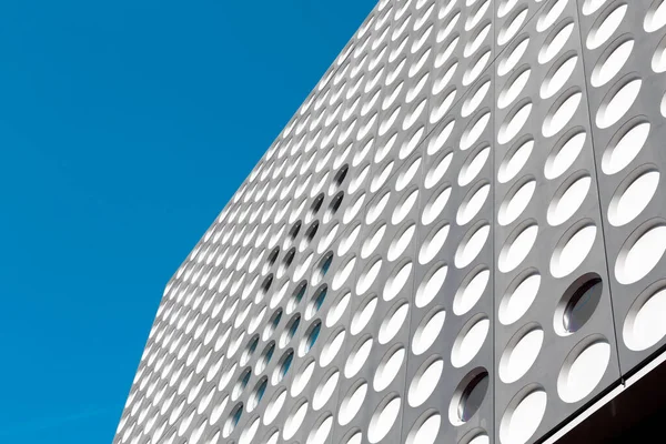 Gebäudefassaden Detailmuster Mit Quadratischen Und Kreisförmigen Fenstern Moderne Städtische Details — Stockfoto