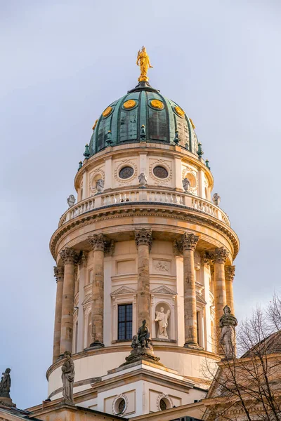 Widok Zewnątrz Deutscher Dom Lub Niemiecką Katedrę Placu Gendarmenmarkt Berlinie — Zdjęcie stockowe