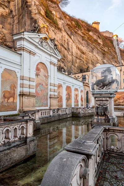 Der Marstallschwemme Der Rossebaendiger Fuente Casa Salzburgo Austria — Foto de Stock