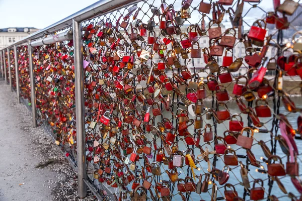 Salzburgo Áustria Dezembro 2021 Fechaduras Amor Ligadas Ponte Makartsteg Love — Fotografia de Stock