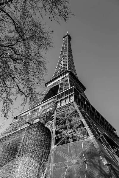 Ikonikus Eiffel Torony Egy Napos Téli Napon Kovácsoltvas Rácstorony Párizsi — Stock Fotó