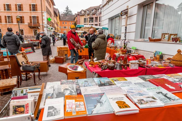 Annecy Francie Ledna 2022 Lidé Nakupují Prodávají Starém Městském Trhu — Stock fotografie