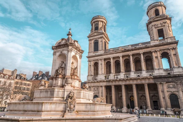 2022年1月20日 法国巴黎 圣苏尔皮斯教堂 Church Saint Sulpice 是位于圣苏尔皮斯广场东侧的一座罗马天主教教堂 位于第6区拉丁区 — 图库照片