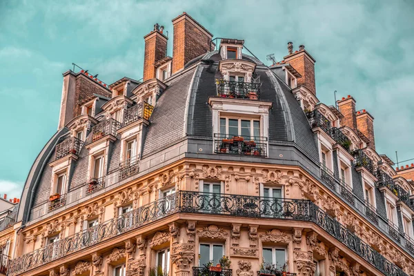 フランスのフランス建築の典型的な詳細 — ストック写真