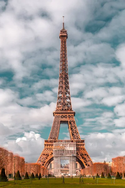 Icônica Torre Eiffel Dia Ensolarado Inverno Torre Treliça Ferro Forjado — Fotografia de Stock
